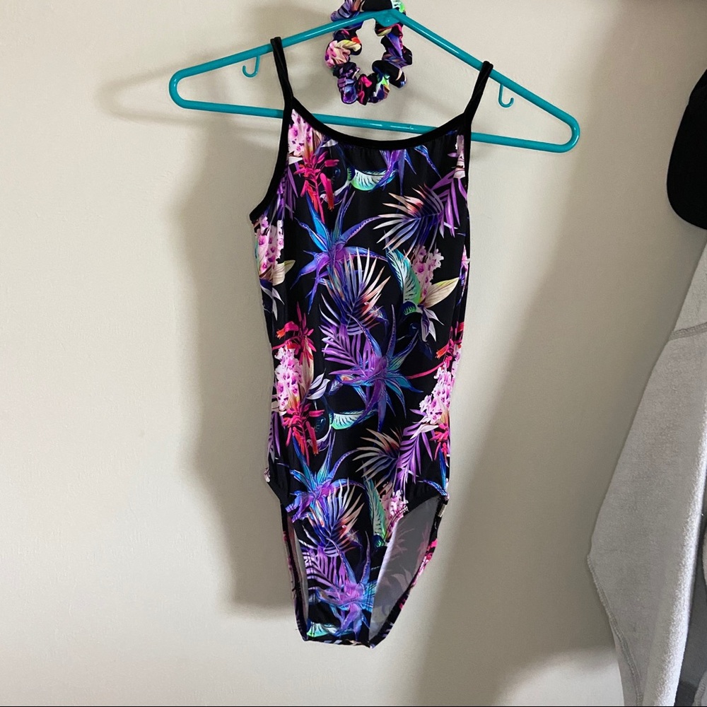 Floral Rebecca’s Moms Leo